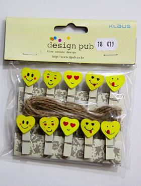 WOODEN CLIPS SMILEY HEART 10 PCS
