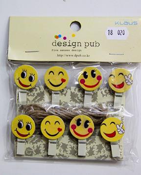 WOODEN CLIPS SMILEY 8PCS